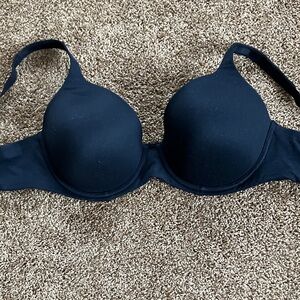 SOMA. Embraceable Perfect Coverage. Size 38DD Black. Slightly Padded Cups. NWT